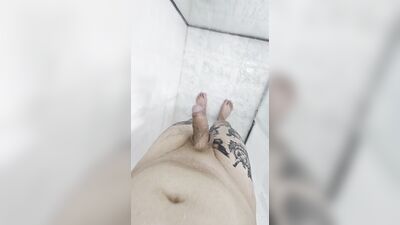 I JERKED OFF AT THE GYM SHOWER