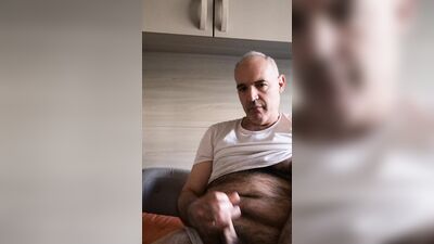A Quick Wank to Calm My Lust as Soon as I Get Out of My Comfy Bed