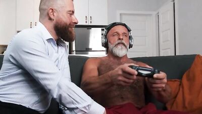 MEN - Daddy John Shoots His Load In Daddy Cakes' Hungry Ass, Then Fingers The Cum Out