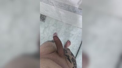 HOT SHOWER: EXCLUSIVE MOMENTS WITH LKINGSBR