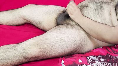 Hairy fat chili jerks himself until he finishes