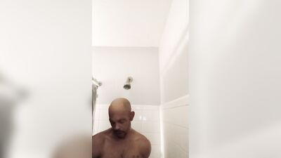 Showertime with Banga