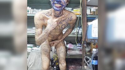 Ordered a Slave to Take off His Clothes and Fly a Kite, Showing off a Pen to Draw Clown Characters.