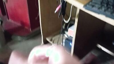 me masturbating for more than twenty minutes with ejaculation, my cock is still looking for a good ass