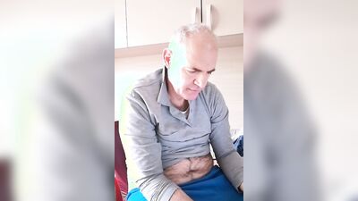 A Long Masturbation with a Nice Piss in the Glass Cup