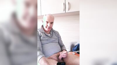 A Long Masturbation with a Nice Piss in the Glass Cup