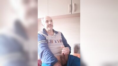 Triple piss with a good handjob for my fanclub friend