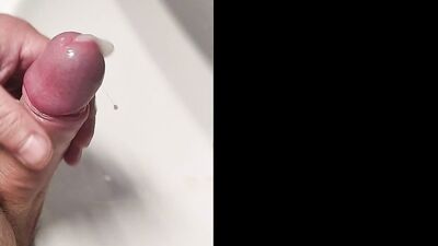 MEGA LOAD , GIGA CUM, AMATEUR HANDJOB