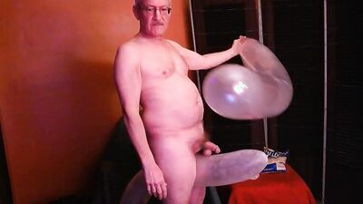 129) Various Balloon Pops w Daddy Unloading