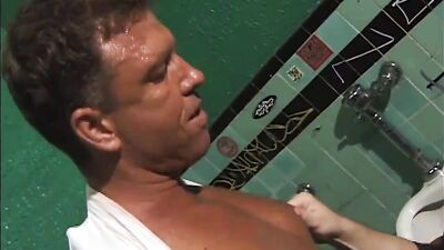 Chad Hunt & Kyle Kennedy are shagging in gay 3some