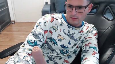 German cute boy jerks off twice on livecam and plays with dildo