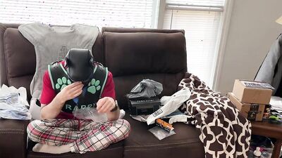 Mar 17 2023 - Unboxing my blue pup hood & heavy chain lead
