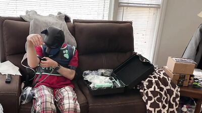 Mar 17 2023 - Unboxing my blue pup hood & heavy chain lead