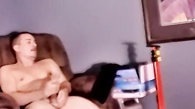 Service gets his big pecker pleasures by horny twink