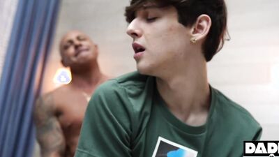 DADDYONTWINK Den Fitness Teases Tony Keit Pink Hole Before Fucking