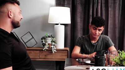 From Sandwiches to Seduction - Cute Twink Ian & Hot Step Gunkle Lucca’s Naughty Memory Lane!