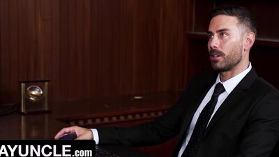 Multitasking Assistant Takes Boss's Cock While Writing Emails