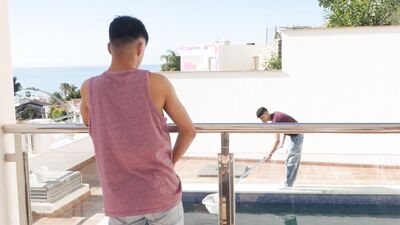 Latino Poolboy shares tight hole with Bareback David & they take turns!