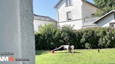 andrew_wallker spied by a perv during fitness jerk and intense cumshot CAM4