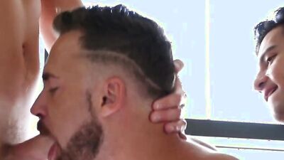 Logan Moore and Josh Moore get down and dirty in VenyVeras 6