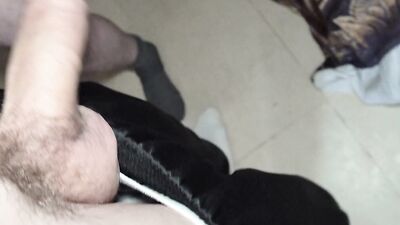 Vote for your favorite amateur babe in this hot bareback 3some with a wild anal creampie!