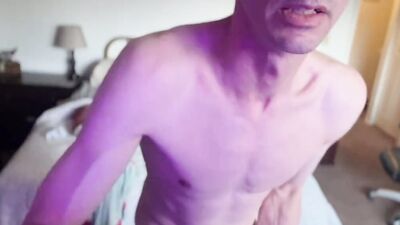Watch this hot amateur guy give a bareback handjob to himself and fill up his ass with a big cock
