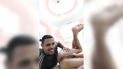 Watch this muscular amateur get drilled raw by a huge black cock while Casado PAUZUDO watches on!