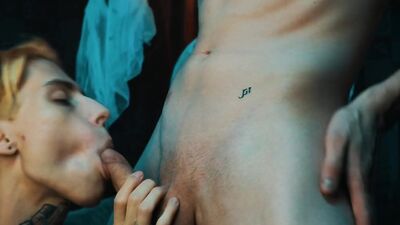 Skinny babe with tattoos gives a helping hand to friend's cumshot during Halloween party