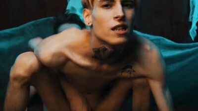 Skinny babe with tattoos gives a helping hand to friend's cumshot during Halloween party
