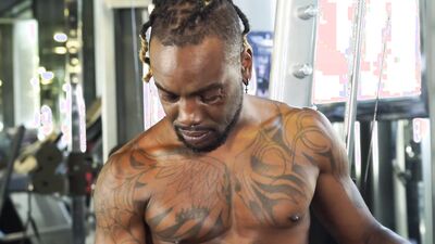 Phoenix & Keno get down and dirty with new gym buddy, sleeping Reed