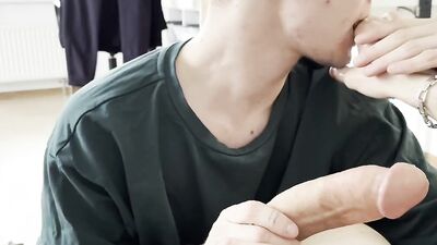 Lucky guy gets seduced by his friend and takes a big load in his mouth
