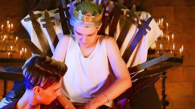 King Targaryen gives a steamy handjob and blowjob to his cosplay amateur girlfriend