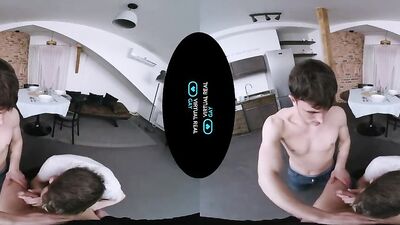Looking for a Third in VR
