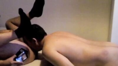 Amateur guy gives a rough bareback cumshot to a hot chaser after rimming her and blowing her dry
