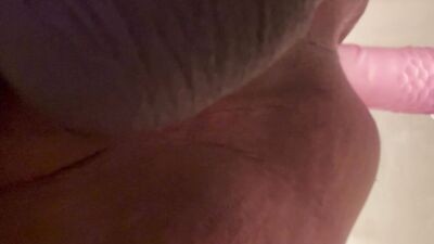 Pegging the ass deep in hot amateur action