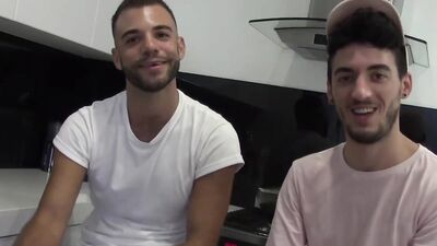 Lewis Pleasures Xaviers Thick Aussie Cock with Bobbing Head and Handjob